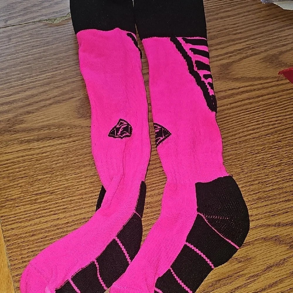 Girls Vibrant Pink and Black Athletic Socks Size Xsmall